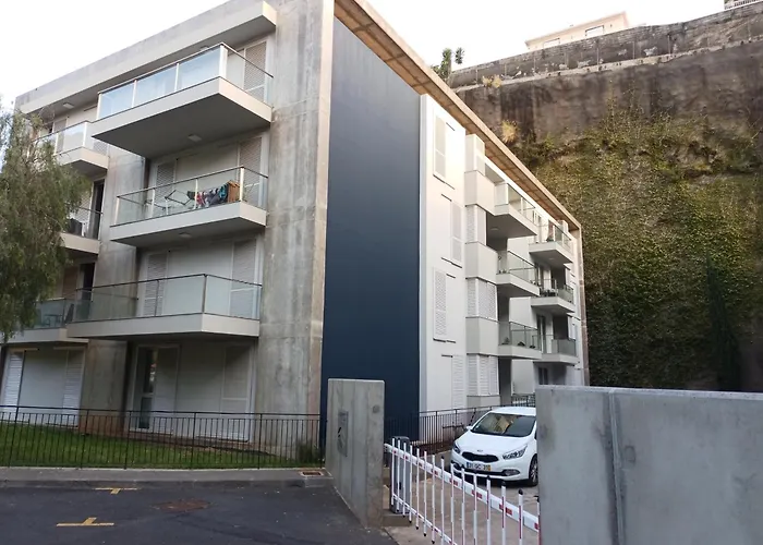 Alice\'S House, Shared Room For 2 People, Funchal Best Price