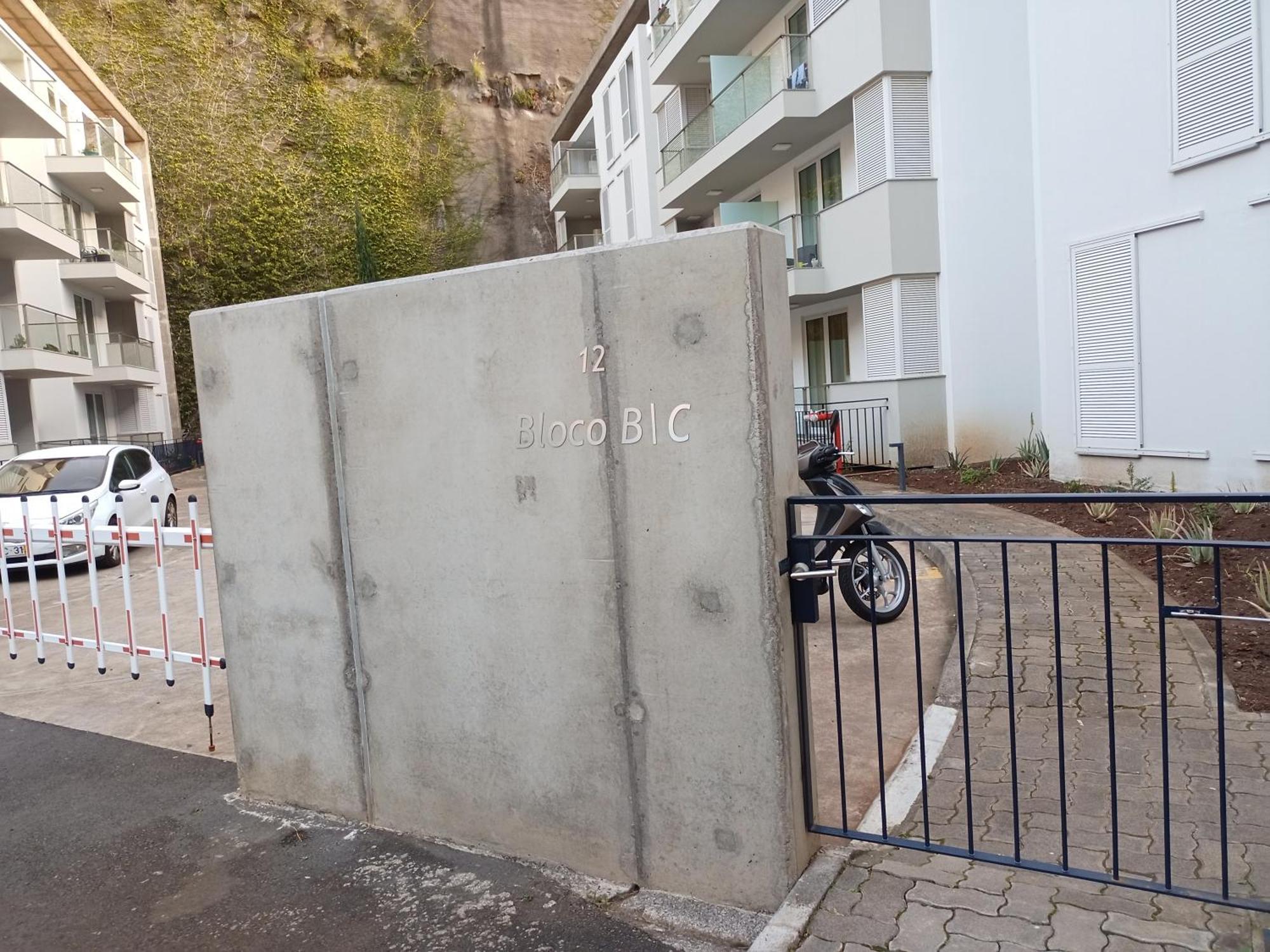 Apartment Alice's House, Shared For 2 People, Funchal Price