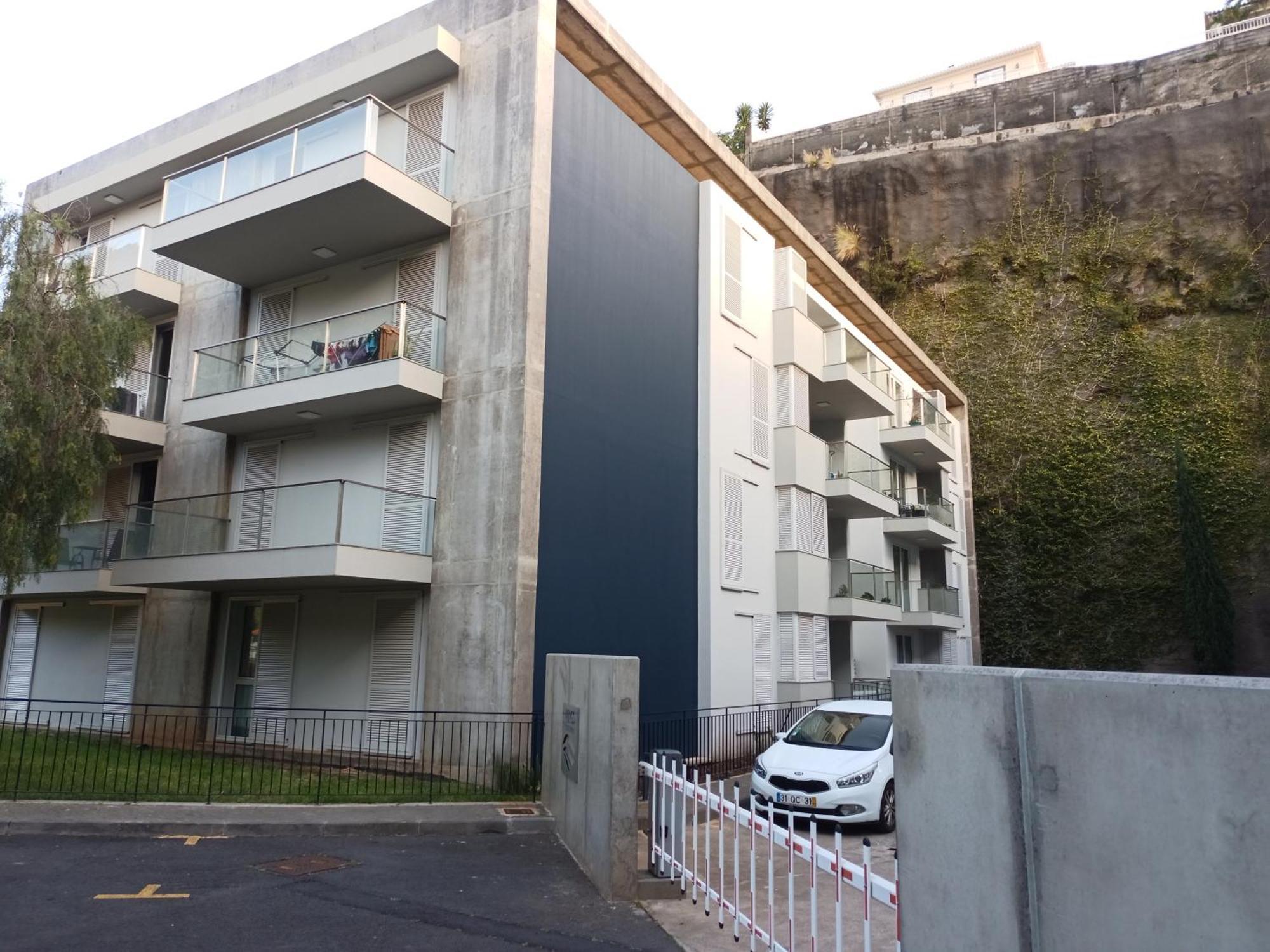 Apartment Alice's House, Shared For 2 People, Funchal Price *
